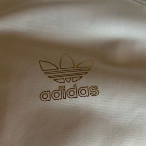 Matching Adidas jacket to the Adidas pants